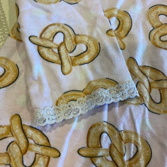 Esme Girls Pink Pajama Sets with Pretzel Design - Picture 7 of 7